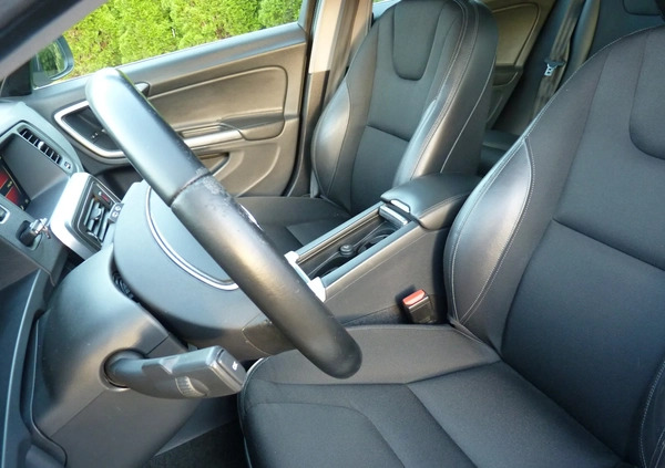 Volvo V60 cena 44500 przebieg: 299900, rok produkcji 2016 z Kraśnik małe 106